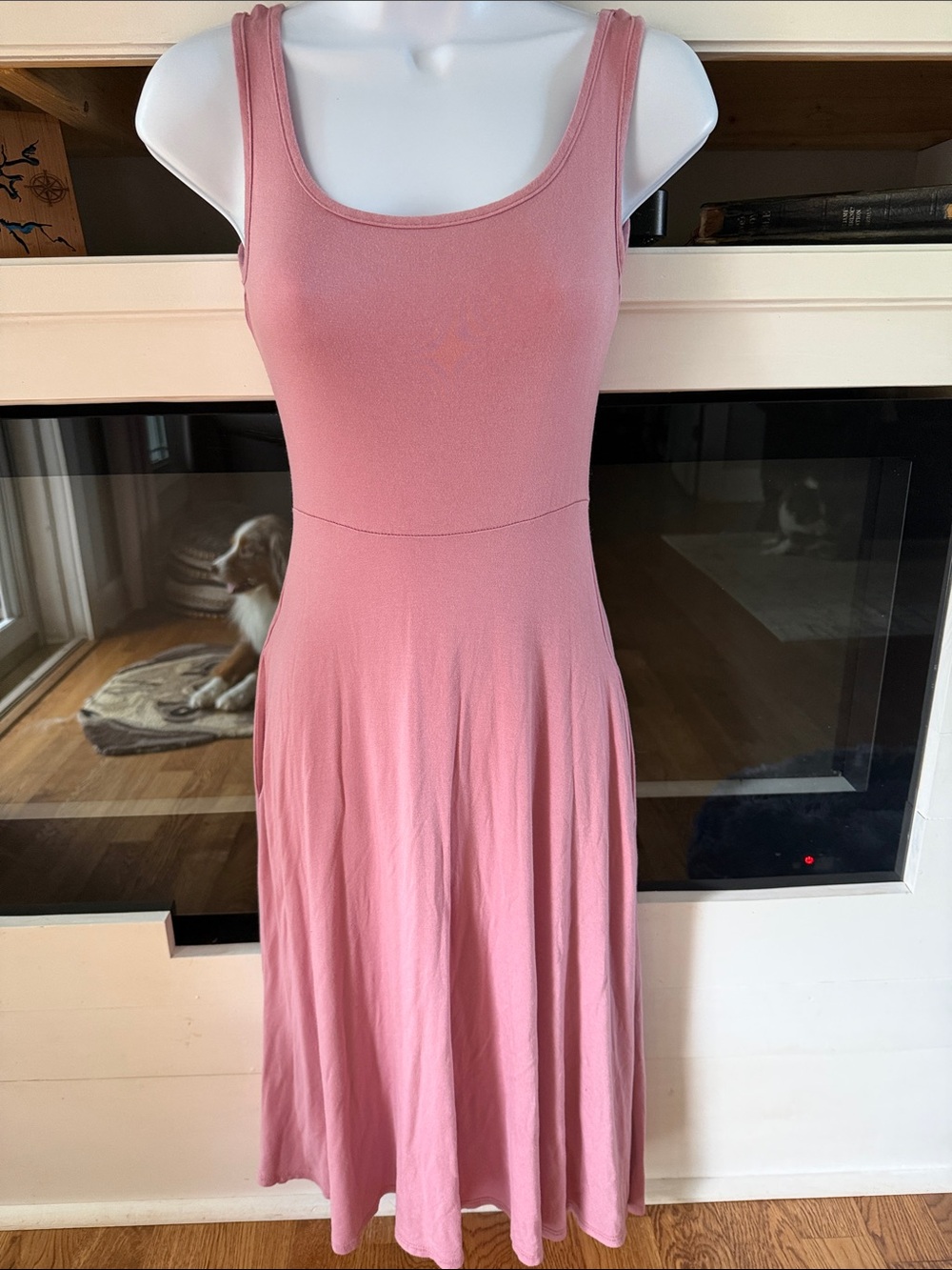 Olivia Rae Sleeveless Scoop Midi Dress in Dusty Rose